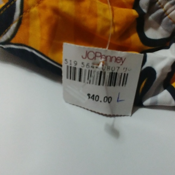 New brand Speedo Large swim shorts - Picture 4 of 5